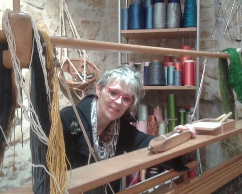 La formatrice en tissage Christine Poirier